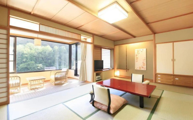 Ryotei Hanayura Ryokan