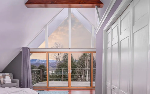 Classic Stowe Ski 3 Bedroom Chalet by RedAwning