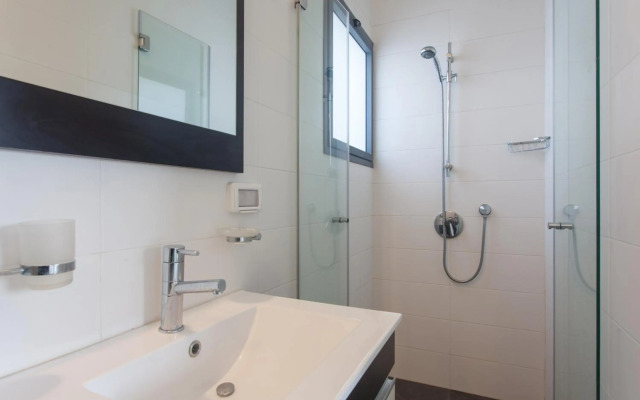 Luxury Penthouse 2 bed near Rothchild