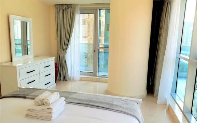 Stunning 1bedroom With Balcony in Business Bay
