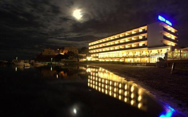 Argos Hotel вид на фасад