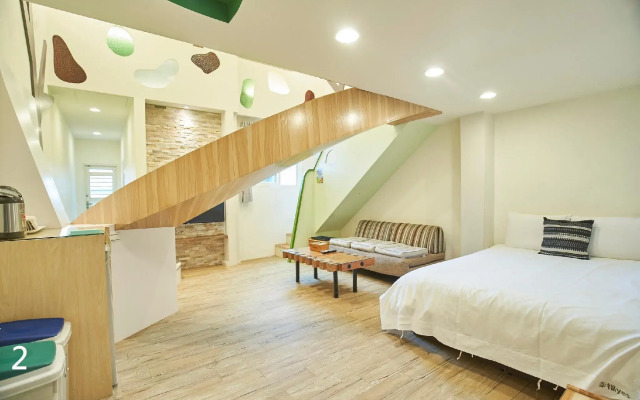 Happiness Yes Hostel