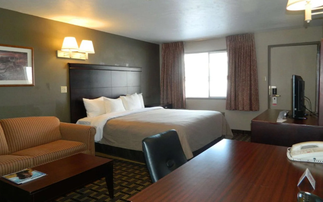 Travelodge by Wyndham Evanston