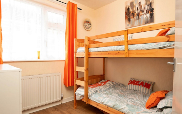 Seaside Getaway in Kinmel Bay, No Deposit