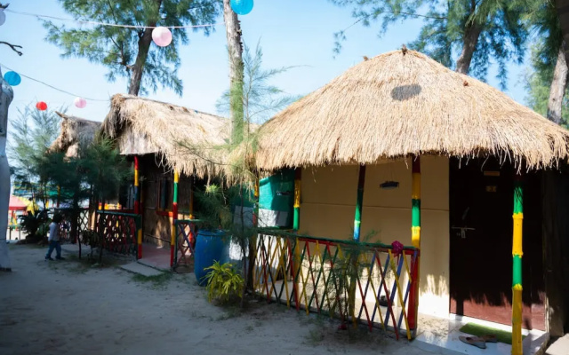Holud Pakhi