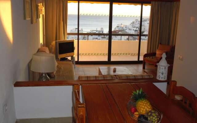 Отель Albufeira Sea View by Rentals in Algarve (51) комната для гостей