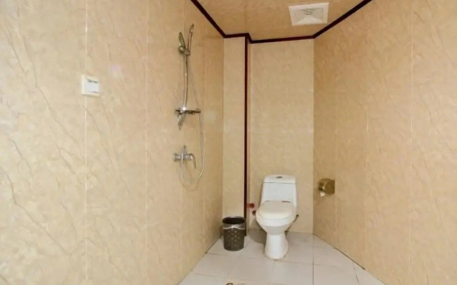Jingbo Business Hotel