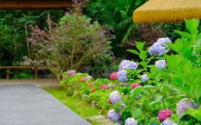 Xiling Floral Water Bay Xiyuxi Hot Spring Homestay