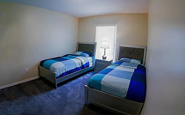 Beautiful 5/5 Bedroom Home!!!