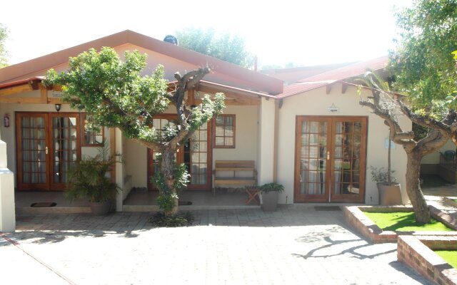 Caotinha Guest Cottage in Windhoek, Namibia from 95$, photos, reviews - zenhotels.com hotel front