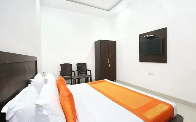 OYO 11421 Regal Residency