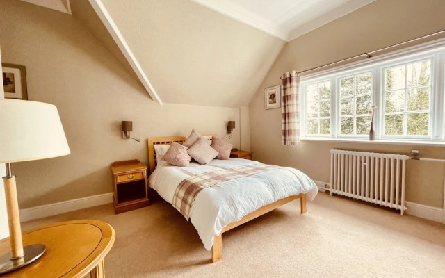 Rossal House Apartments