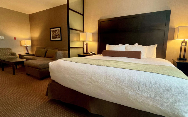 Best Western Plus Okotoks Inn & Suites