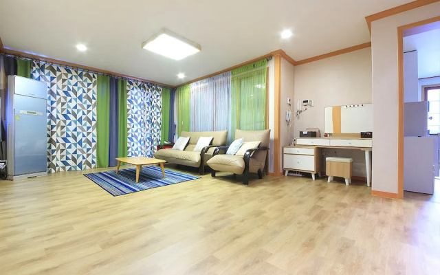 Gangneung Gyeongpo J Pension