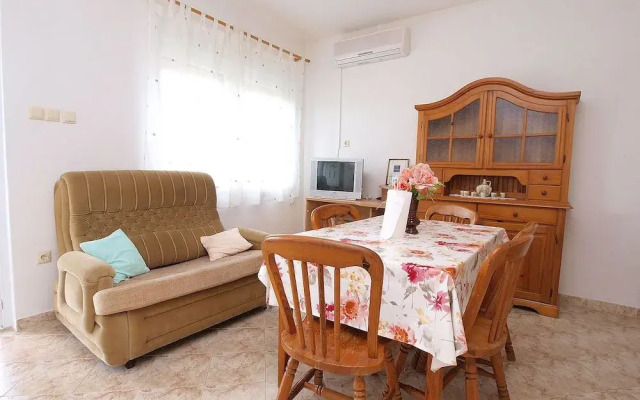 Apartment 860