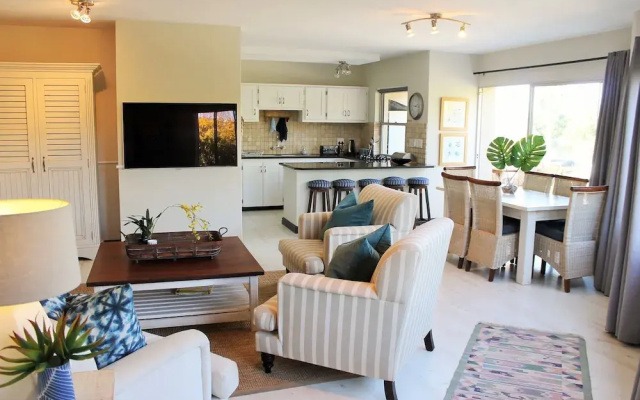 Lagoon Terrace 14