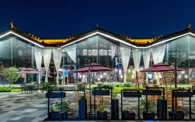 Vienna  Hotel (Guiyang Fanhuali Quanhu Park Subway Station)