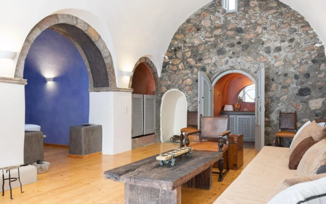 Canava House in Santorini