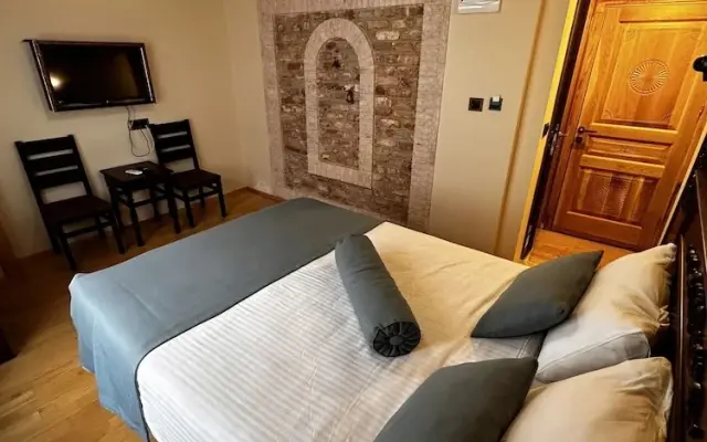Antique Pearl Hotel