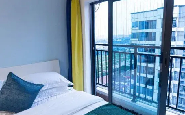 Huileju Apartments (Foshan railway station store)