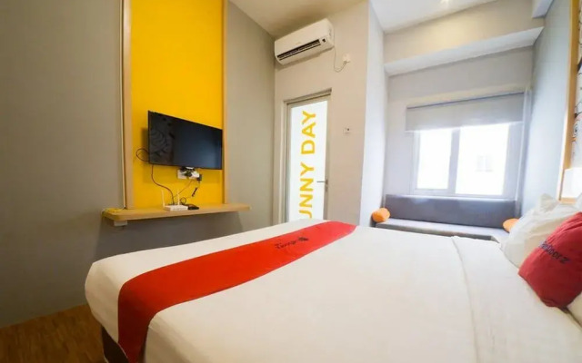 RedDoorz Apartment near Bundaran Satelit Surabaya