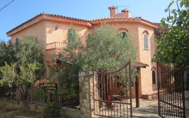 Отель Bed & Breakfast "Le Ginestre" Синискола вид на фасад
