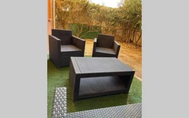Joli T2, Jacuzzi, Lit Rond, Jardin, Parking Prive, Metro