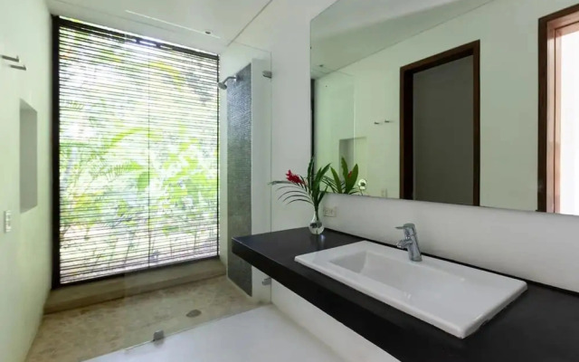 w Beautiful 4BR Villa at Mesa de Yeguas