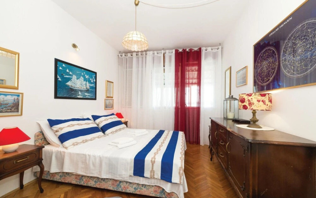 Amazing Home in Seget Donji With Wifi and 5 Bedrooms