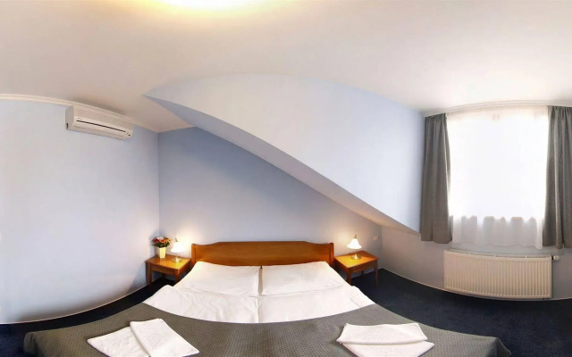 Anna Hotel