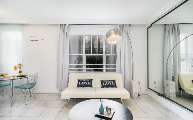 Holiday Apartment on Lincoln Road
