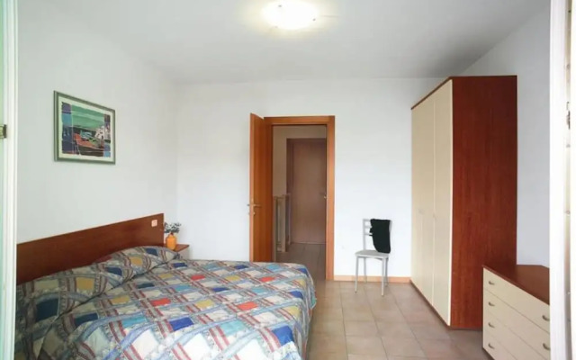 Olive Orchard Gardened Apartment With Shared Pool