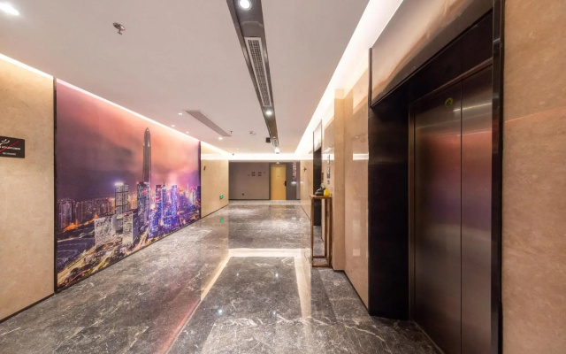 Shenzhen Huaqiangbei Zhenxing Road Atour Hotel