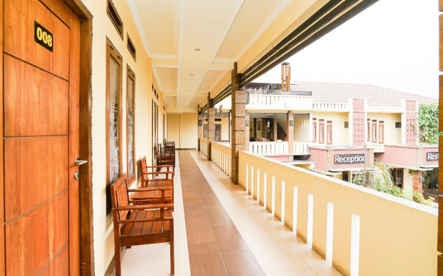 OYO 1080 Sm Bromo Hotel