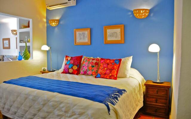 Hotel Petit Mercedes Puerto Vallarta вид на фасад