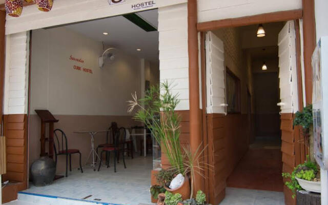 Отель Cube Hostel Krabi Таиланд, Краби - отзывы, цены и фото номеров - забронировать отель Cube Hostel Krabi онлайн вид на фасад