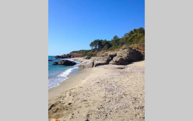 MARINE DE Bravone pieds dans l'eau