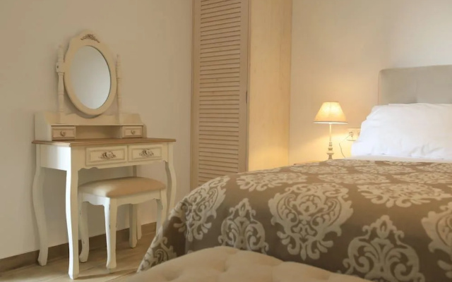 Theasis Luxury Suites