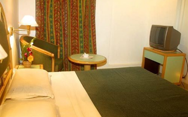 Hotel Maurya International