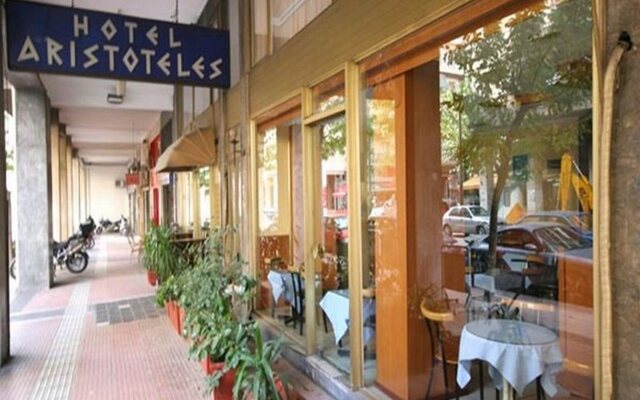 Отель Aristoteles Hotel Греция, Афины - 10 отзывов об отеле, цены и фото номеров - забронировать отель Aristoteles Hotel онлайн вид на фасад