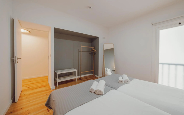 Porto Modern Downtown Apartment E