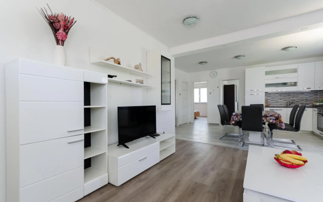 Apartments Ester in Lopar - island Rab