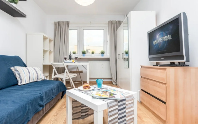 Apartment Warsaw Chmielna 116 by Renters