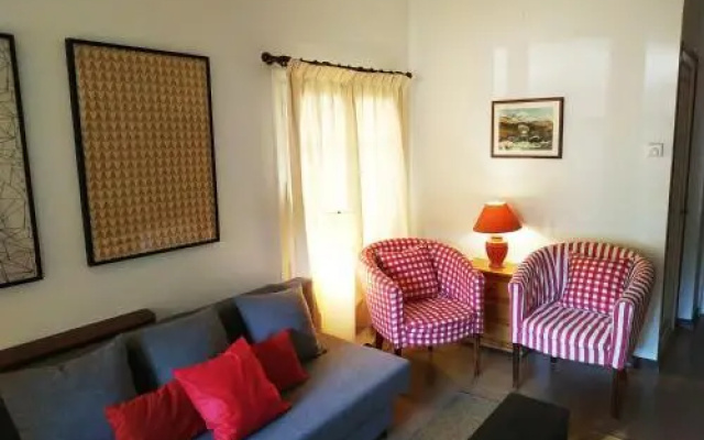 Apartamentos 3000 Escarrilla