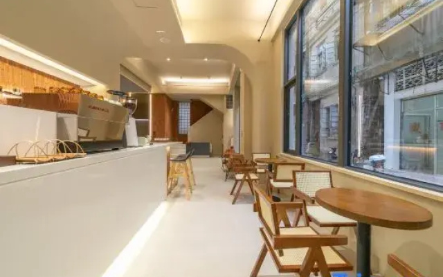 Kapok Road 17 Homestay (Shantou Small Park)