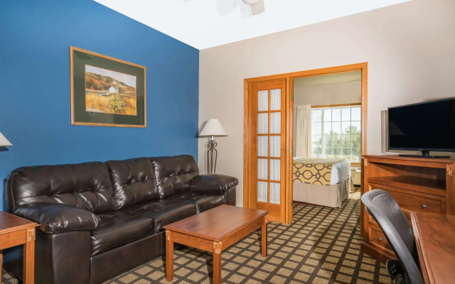 Baymont by Wyndham Albany MN