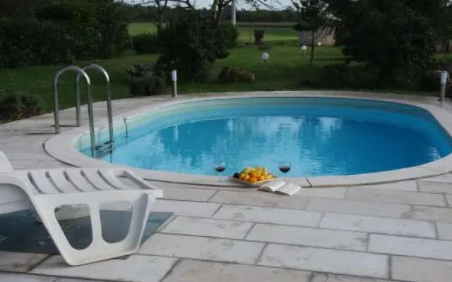 Holiday Home Bozac (VOJ100)