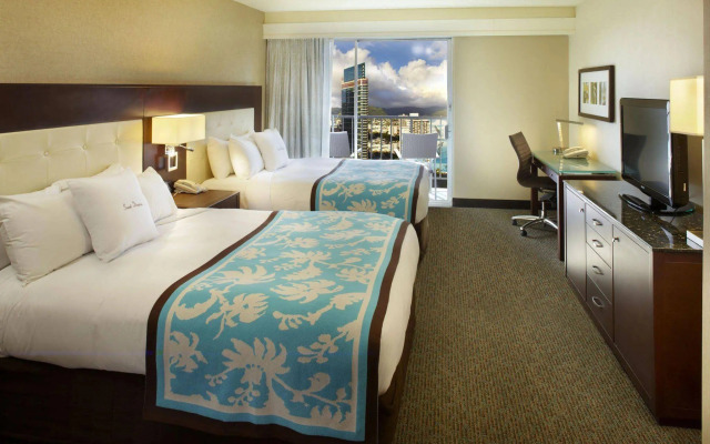 DoubleTree by Hilton Hotel Alana - Waikiki Beach