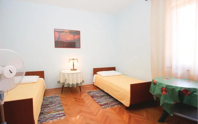 Nice Apartment in Stinjan With 2 Bedrooms and Wifi