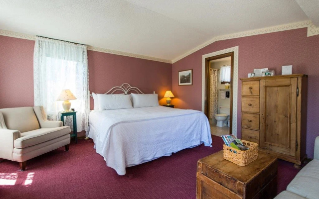 Hanover House Inn